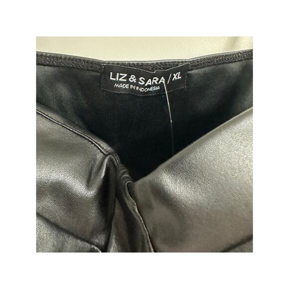 🖤 Liz & Sara Black Faux Leather Strappy Bralette Crop Top XL | Edgy Babe Vibes - Picture 3 of 3